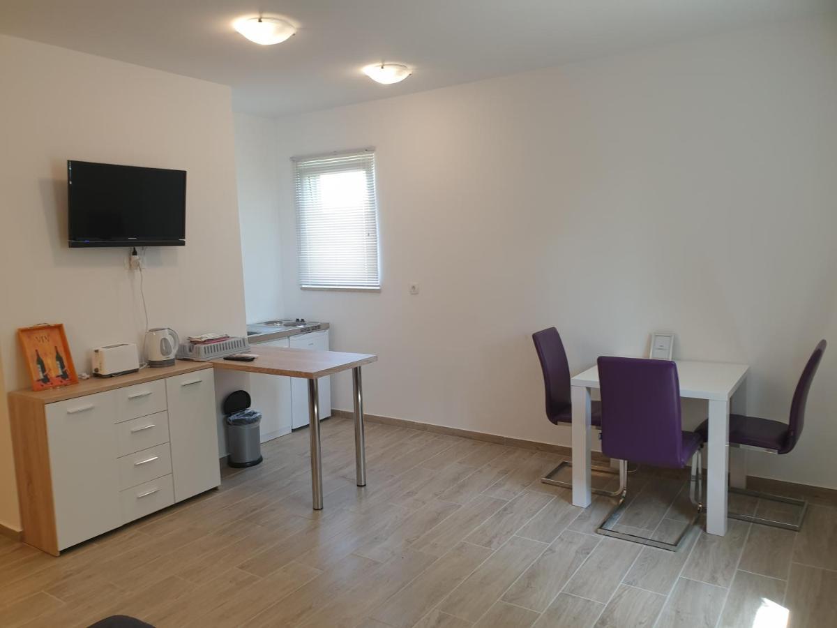 Apartments Valeria Divšići Екстериор снимка