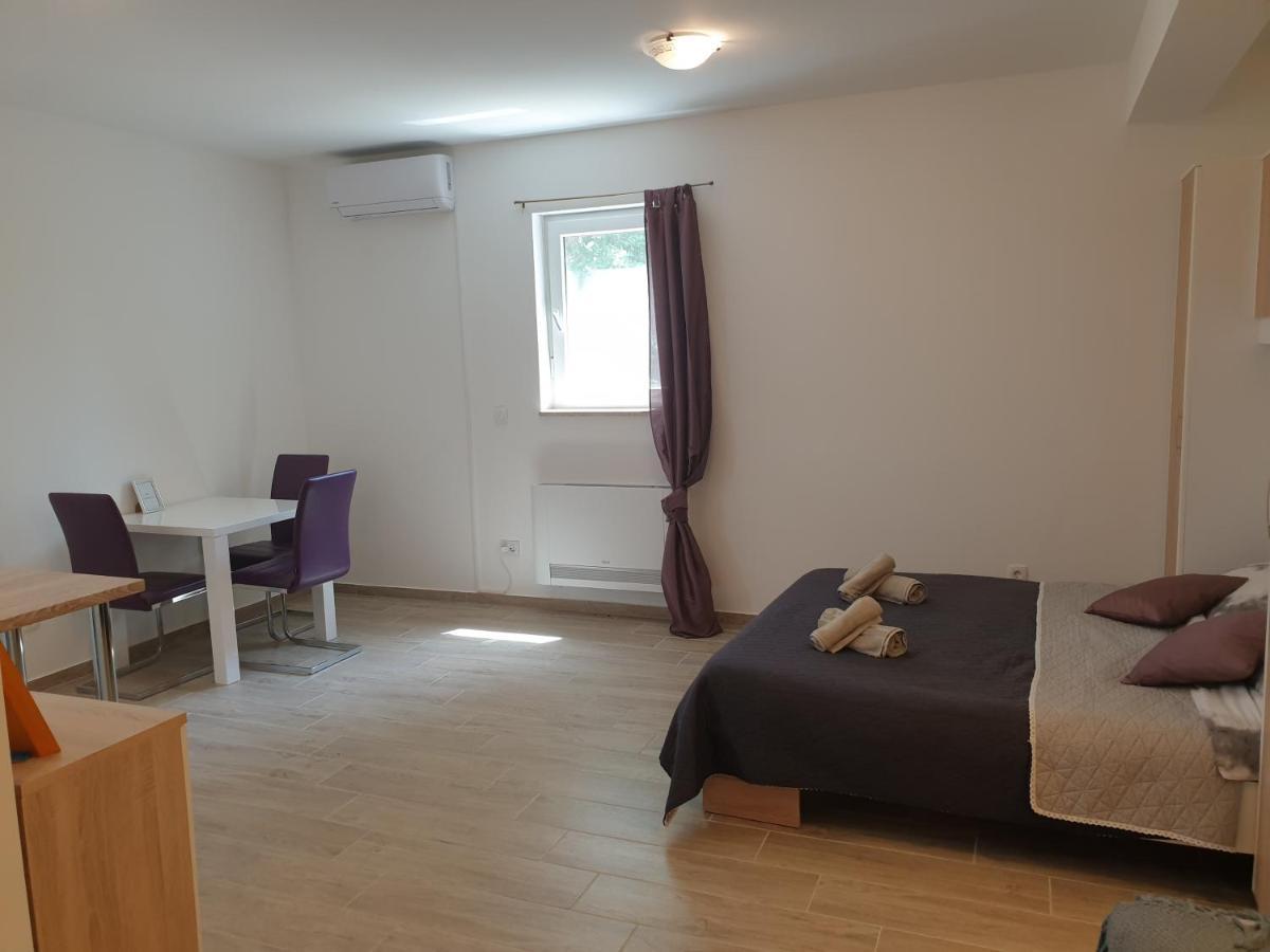 Apartments Valeria Divšići Екстериор снимка